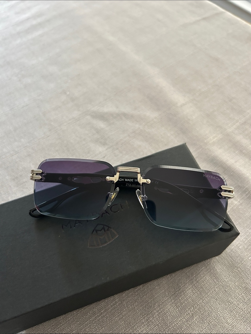 Men’s Rimless Sunglasses in Dark Purple/Gray by